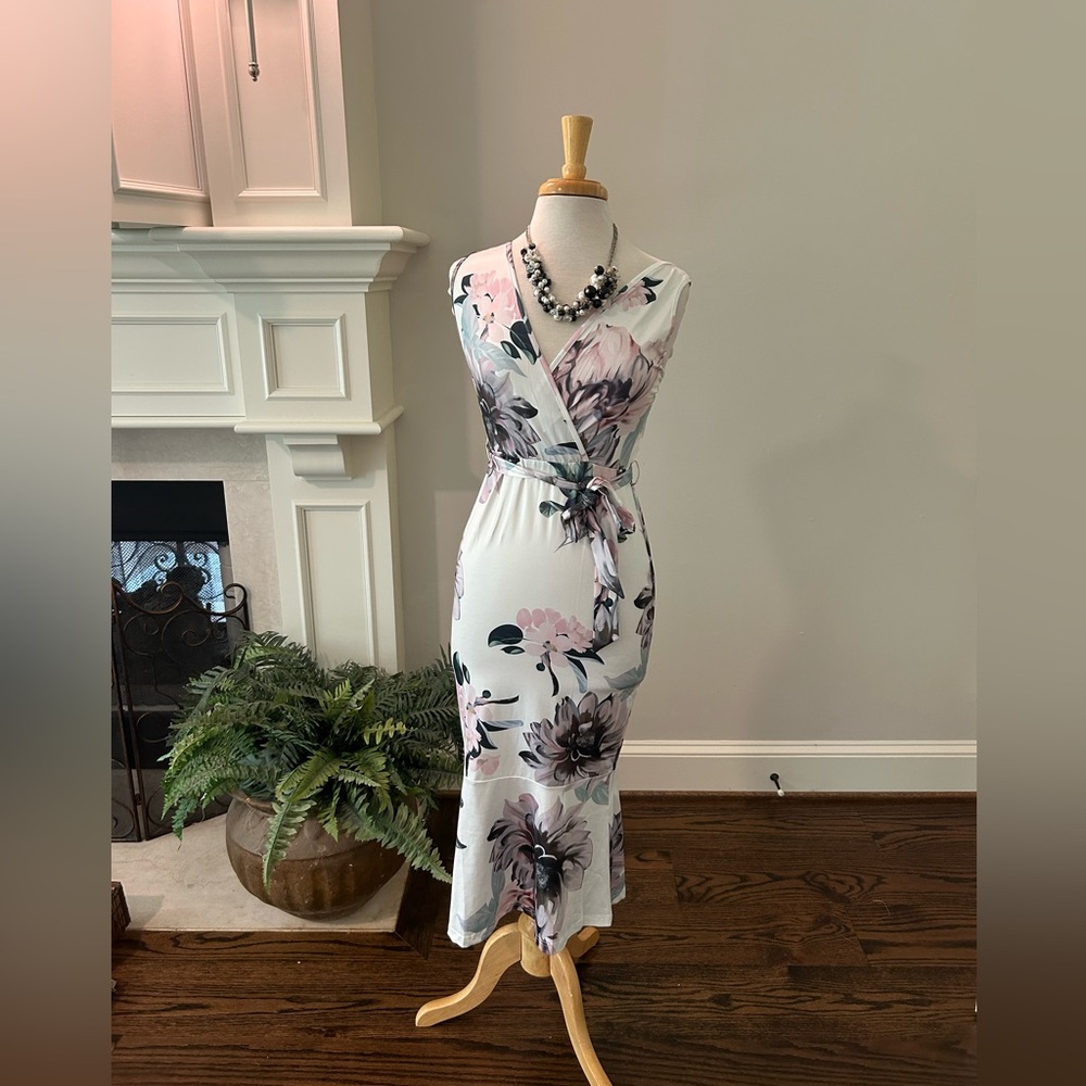 Cherry and Grace New Dress Size M
